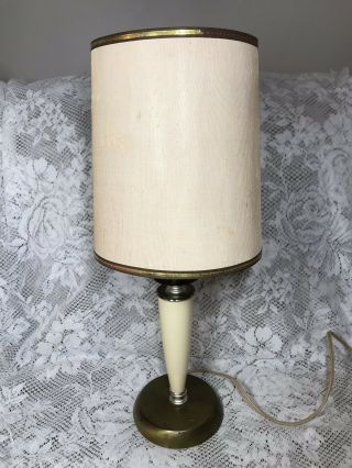 Vtg 18” Mid - Century Small Plastic And Brass Table Accent Lamp Shade Tlc