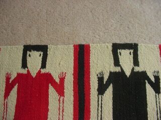 VINTAGE NAVAJO INDIAN GALLUP THROW RUG WITH 3 FIGURES 3