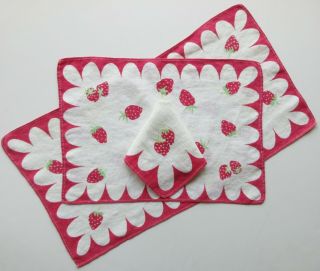 17 Piece Vintage 50s 60s Strawberry Fruit Linen Tea Towel Placemat Cloth Napkin
