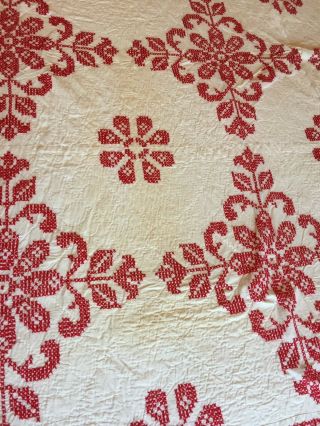 Vintage Embroidered Red and White Full Size Quilt 75 x 90 3