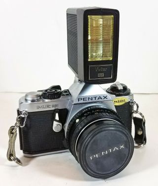 Vintage Pentax Me 35mm Slr Film Camera W/ 50mm Lens & Vivitar 102 Flash