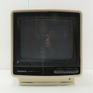 Magnavox Perfect View 9 " Portable Color Tv Television Vintage 1987 Ac Or Dc