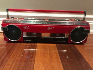 Vintage Sanyo M W750 Boombox Radio Stereo Cassette Ghetto Blaster Red Japan