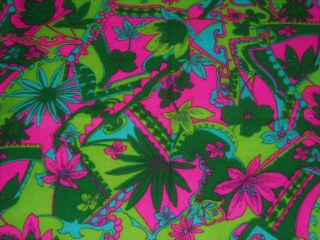 Hippie Groovy Psychedelic Hawaiian Floral Leaf Fabric Vtg Green Hot Pink 45 X 73