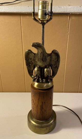 Vintage 1970’s Federal Style Americana Brass Eagle Table Lamp With Wood Base