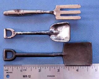 3 Vintage Cast Iron Miniature Toy Coal Shovel Potato Fork Spade Tra11