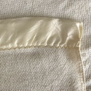 Vintage Acrylic Blanket Ivory Waffle Weave Satin Nylon Trim Binding 85x89 Usa 3