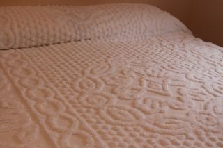 Vintage Snow White Cotton Chenille Bedspread 104x110 Fringe