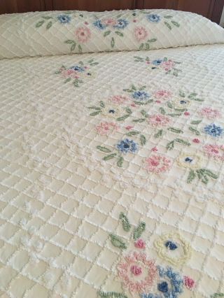 Vintage Chenille Bedspread Cabin Craft (?) Flowers Very Pretty