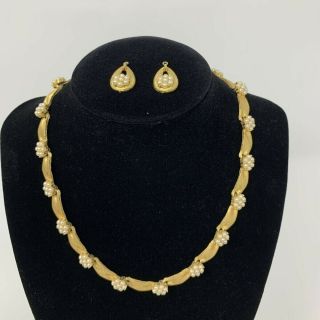 Vintage Trifari Brushed Gold Tone Choker Necklace W/ Matching Earring Jackets
