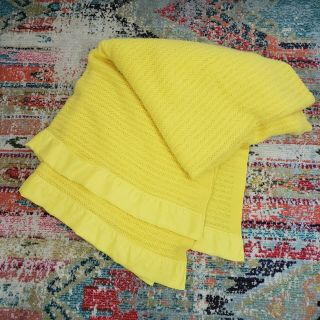 Vintage Satin Trim Queen Size Blanket 5 Ft X 7 Ft Waffle Knit Bright Yellow Vtg