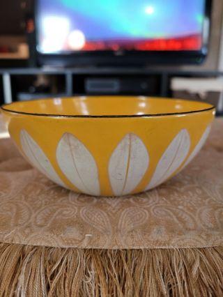 Vintage Cathrineholm Yellow White Lotus Bowl 5 1/2 Inch Norway Mcm