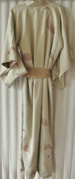 Vintage Japanese Women’s Silk Embroidered Kimono Tan/Gold/Bronze Peacocks 3