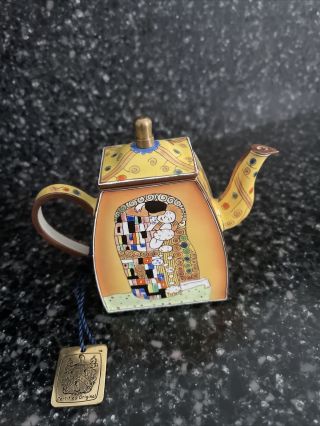 Charlotte Di Vita Trade Plus Aid Artist Teapot Hand Klimt The Kiss With Tag