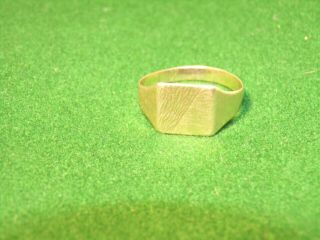 Gents Vintage 9ct Solid Gold Signet Ring,  Hallmarked - Size `u`,  Weighs 2.  55g.