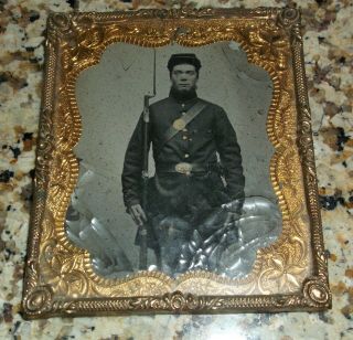 1/9th Plate Tintype Of Armed Civil War Soldier
