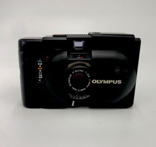 Olympus F - Zuiko Xa Black 35mm F/2.  8 Lens Rangefinder Camera Vintage
