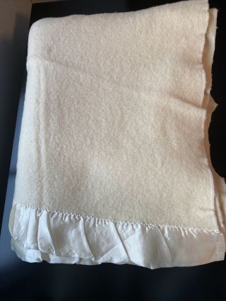 Vintage Faribo Blanket 100 Pure Wool Satin Trim Cream Beige 52 " X 68” Twin
