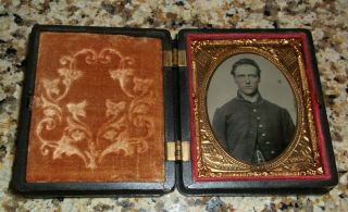 1/9th Plate Tintype Of Civil War Soldier In Gutta Percha Case With Patriotic Mat