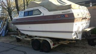 25 ' CHRIS CRAFT CABIN CRUISER WITH 350 CU ENGINE 260HP,  ONLY 15 HOURS. 3