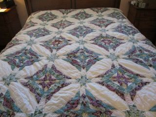 Vintage Handmade Quilt Multi.  Stars Pattern 84 X 100 Lilac,  Green/ Scalloped Edge