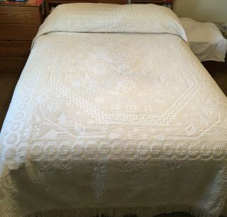 Vintage Chenille Off White Queen Size 94”x102” Hobnail Flower Fringe Bedspread