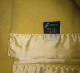 Vintage Acrylic Blanket Satin Trim Gold Fieldcrest Touch Of Class Full 80 X 88