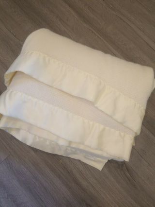 Vintage Off White Polyester Blanket Silky Satin Edge Woven Soft Basketweave Mcm