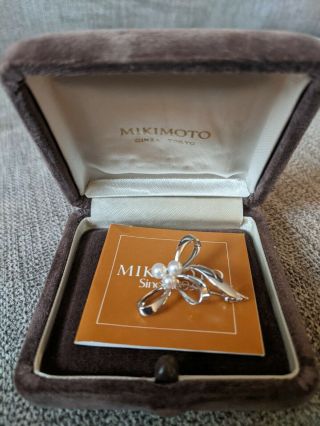 Vintage Mikimoto Japan Sterling Silver & White Akoya Pearl Ribbon Brooch Pin