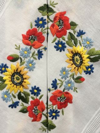 Satin Stitch Vintage Handmade Tablecloth Floral Tablecloth Hand Embroider Linen