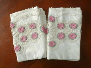 Pair Vintage Embroidered Crochet Edge Floral Pillowcase Pillow Case Covers