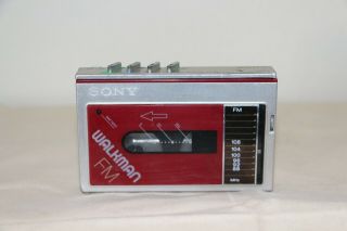 Vintage sony walkman Wm 10 Fm Red and Silver 3