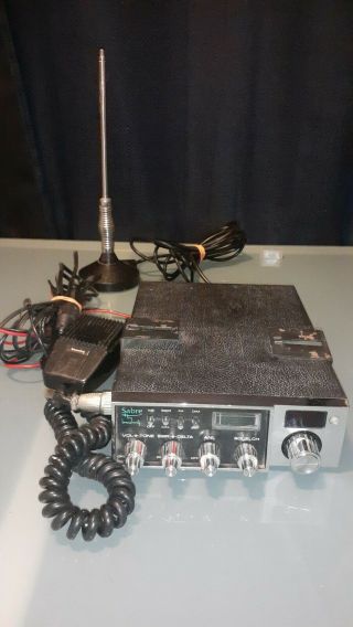 Vintage Sabre By Browning Cb Radio 40 Channel Comes With Antenna Read