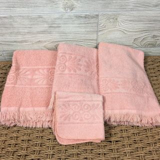 Set Of Vintage 1960’s Bathtowels Light Pink Fringe 2 Bath,  1 Hand,  1 Washcloth