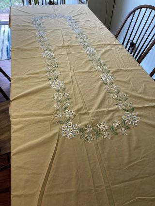 Vintage Embroidered Tablecloth Rectangle Cottage Garden Daisies 57”x100” Large