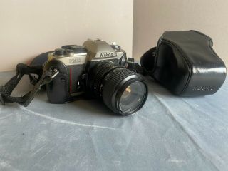 Vintage Nikon Fm10 35mm Slr Film Camera With 35 - 70 Mm Lens Kit And Leather Case