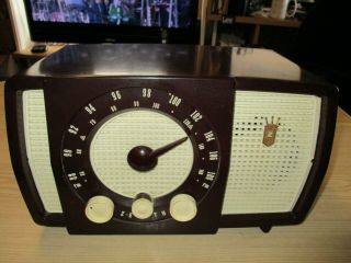 Vintage Antique Zenith Am Fm Tube Radio Y - 723 - Fm Well - Am Static