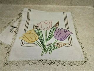 Vintage Embroidered Tulips Table Runner Dresser Scarf With Lace Edges 45 X 12 "