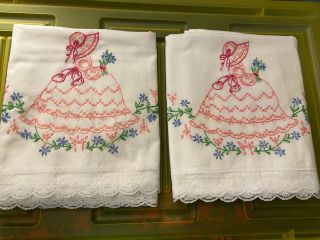 2 Vintage Pink Southern Belle Bonnet Girl Embroidered Pillow Cases W Lace Trim