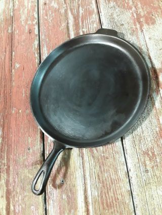 Vintage Wagner 11 1/4 " Cast Iron Chef 