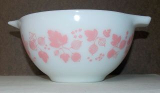 Vintage Pyrex Pink & White Gooseberry 441 1 1/2 Pint Pour Spout Mixing Bowl