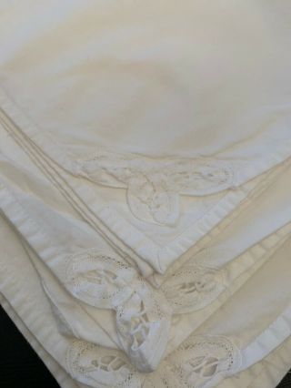 Vintage Set of 3 White Cotton Table Linen Napkins Lace Corner 14 