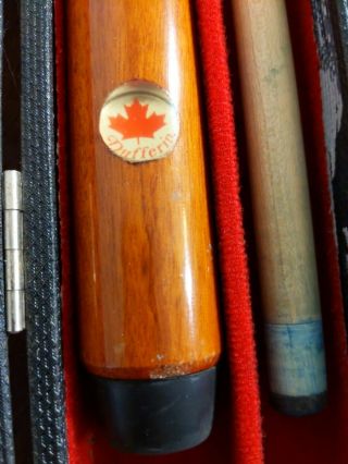 Vintage Dufferin Banner 20 oz Two Piece Pool Cue Red Maple Leaf plus Case 2