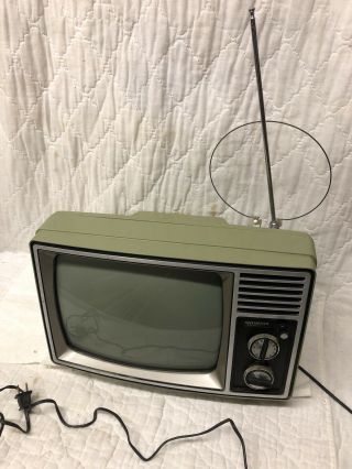 Vintage Sylvania Portable Black & White Tv Mw5042gn With Green Plastic Frame