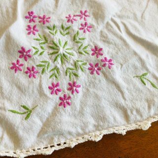 Vtg White Cotton Floral Card Table Cloth Embroidered Pink Purple 36 " X36 "