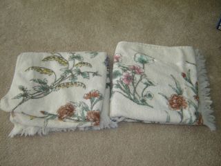 Vintage Bath Towels Set Of 2 Dundee Floral Flowers Gently