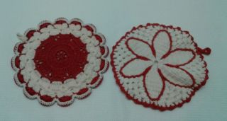 Vintage Crocheted 2 Red And White Potholders Or Trivets