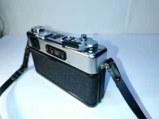 Vintage G Yashica Electro 35 GSN Camera w/ 1:1.  7 Lens 45 mm Lense,  Case Vintage 3