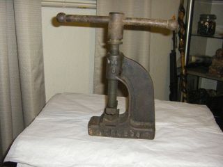 Vintage Toledo No.  0 Pipe Vise Well Diggers Vise