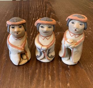 Jemez Pueblo Clay Figurines Artist E Cajero.  Set Of 3 Women Hand Made Southwest